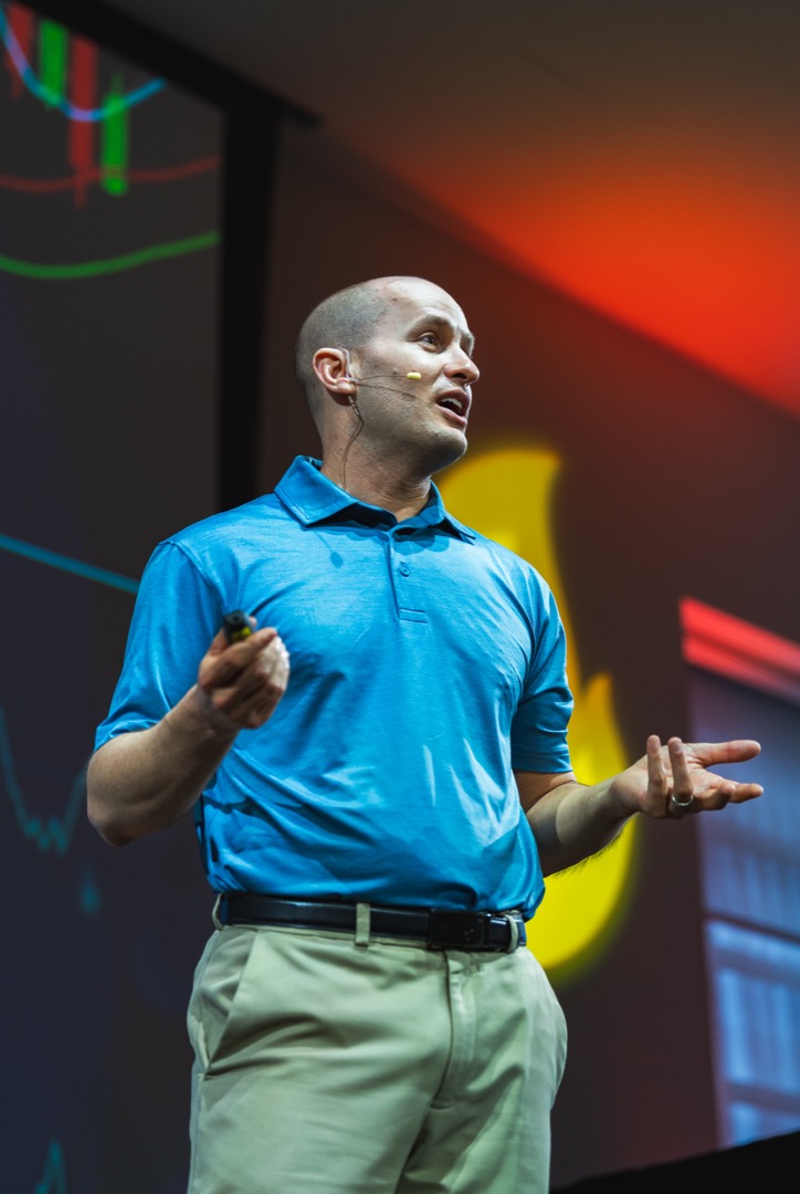 Brian Feroldi speaking on the EconoMe main stage